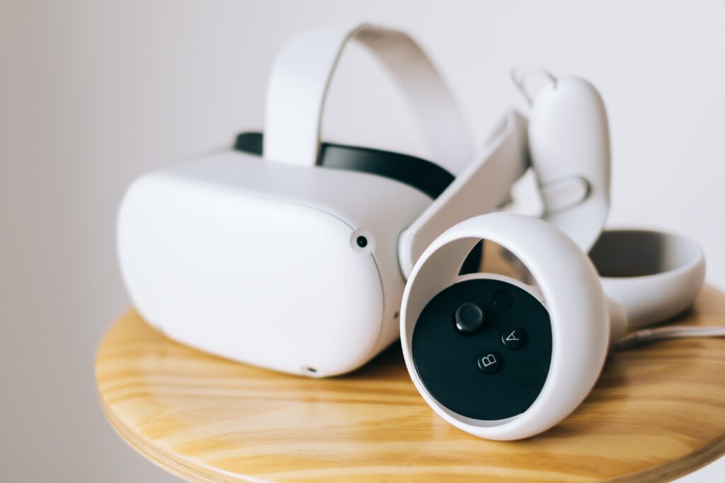 virtual-reality-headset-with-controllers